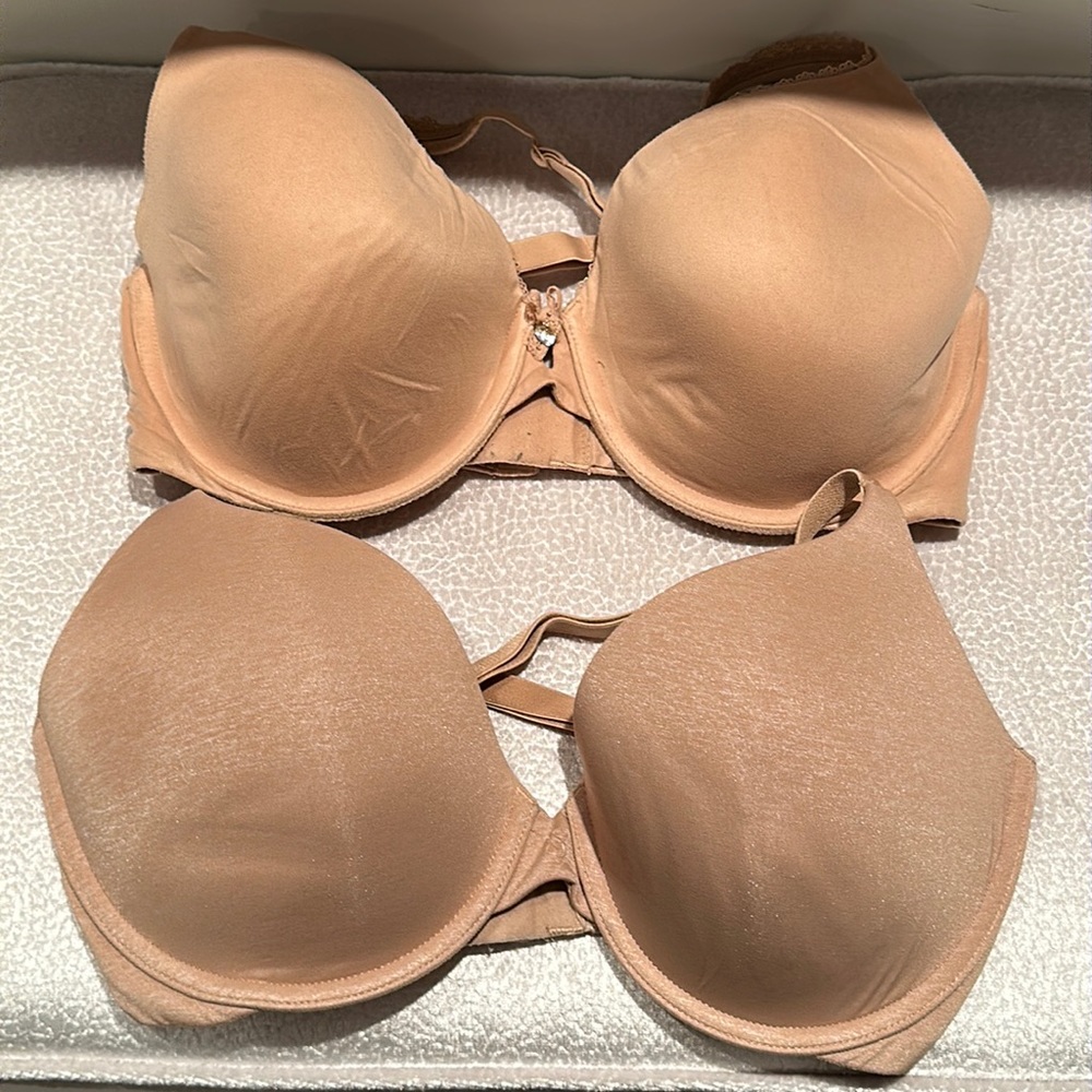 2 Victoria's Secret Bras size 34DD